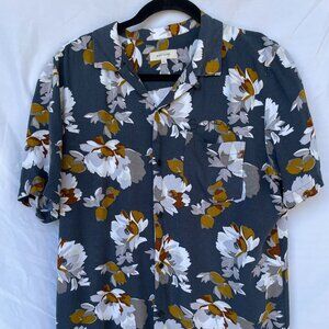 River Island shirt size L Has supervisor over pocket very soft